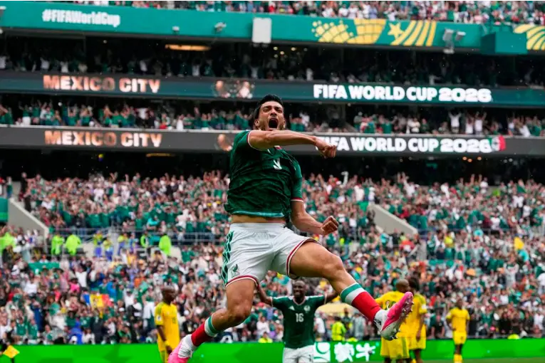 México derrota 2 a 0 a Sudáfrica en el primer partido del Mundial 2026 - imagen de origen