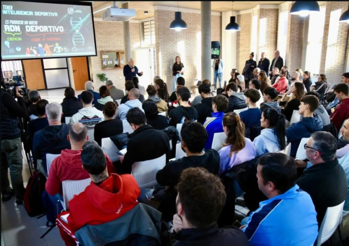Concepción del Uruguay recibió al presidente del Comité Olímpico Argentino en el marco del Mes Olímpico - imagen de origen