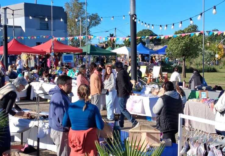 Este domingo la feria “Paseo del río” llega a la plazoleta de las Américas - 7PAGINAS - imagen de origen