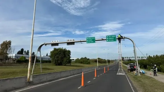 Instalan cámaras entre Paraná y Oro Verde para detectar el uso del celular al volante y la falta de cinturón - imagen de origen