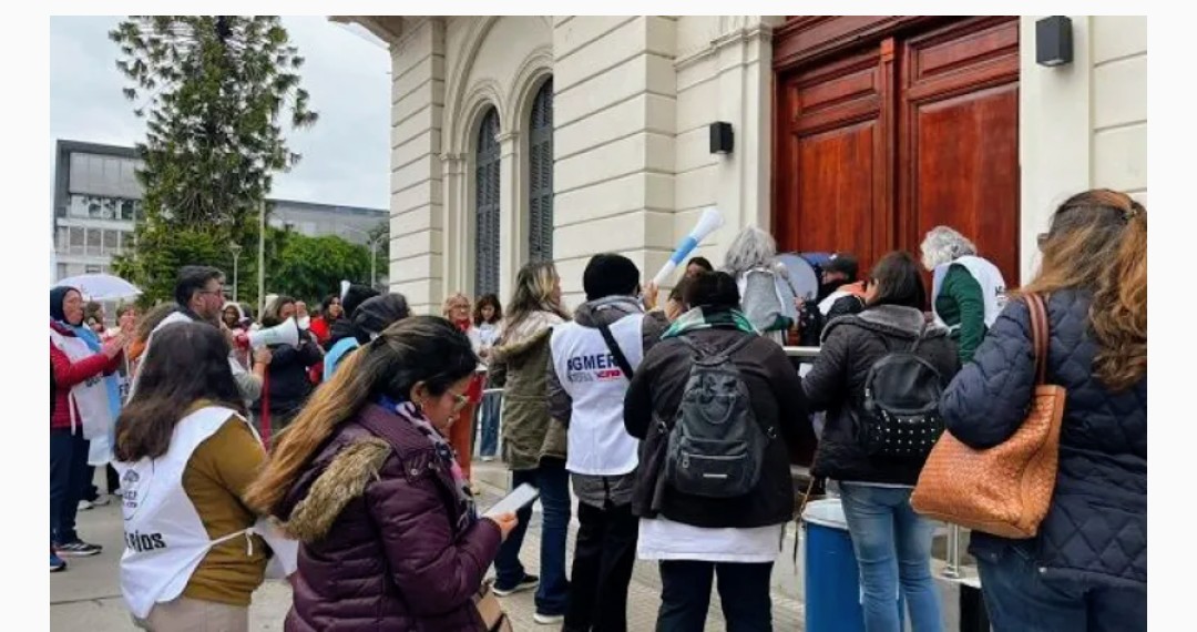 El proyecto de reforma jubilatoria tomó estado parlamentario en el Senado en medio de un clima de fuertes protestas - imagen de origen