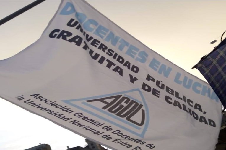 Docentes universitarios entrerrianos iniciaron una semana completa de paro - imagen de origen