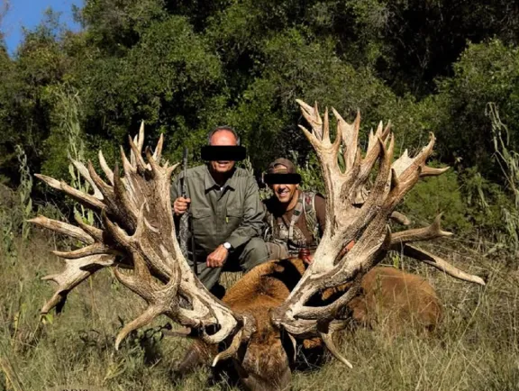 Allanaron un coto de caza de Gualeguaychú por presunto contrabando de fauna silvestre - imagen de origen