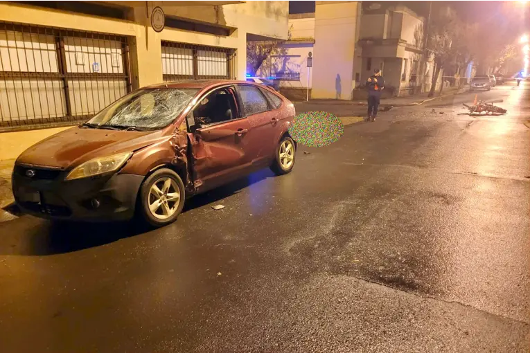 Murió un joven motociclista tras chocar con auto en Concordia: el conductor dio alcoholemia positiva - imagen de origen