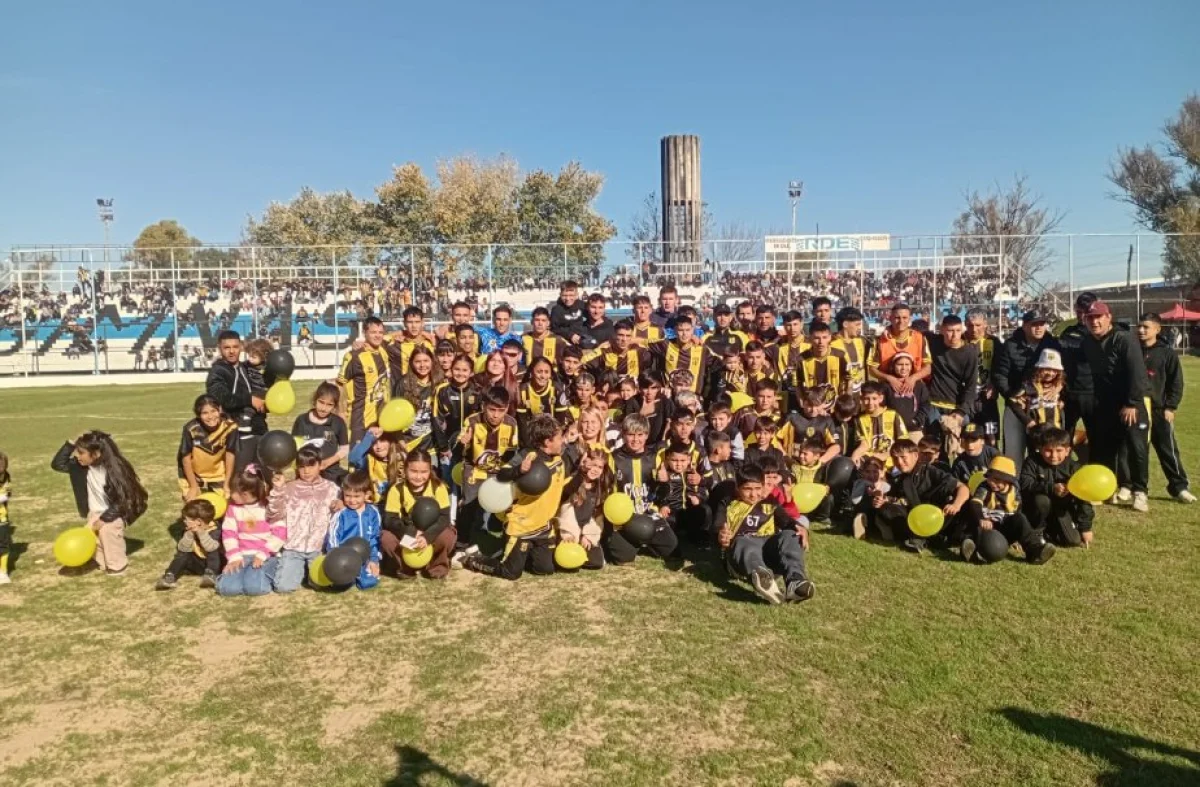 Almagro goleó, se consagró campeón y logró el bicampeonato en la Liga Uruguayense - imagen de origen
