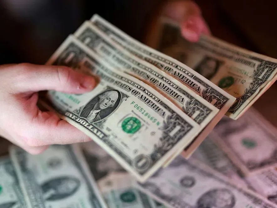 El Gobierno habilitó la toma de deuda por USD 5.000 millones garantizada por organismos y con jurisdicción en EEUU - imagen de origen