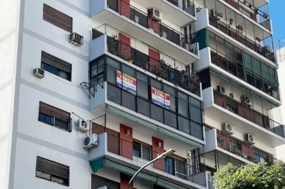 Desregulación inmobiliaria: llega junio y Sturzenegger acelera el proyecto y crece tensión con los colegios - imagen de origen