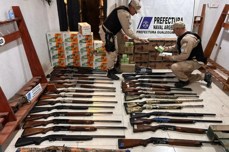Escándalo en Gualeguaychú: descubren un arsenal y un negocio millonario en coto vip de caza ilegal - imagen de origen