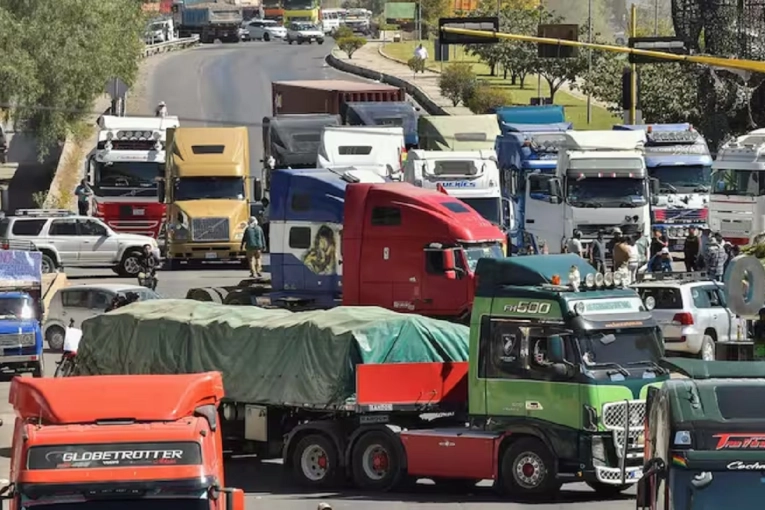 Bolivia vive su primer día sin bloqueos en rutas tras dos meses de protestas - imagen de origen
