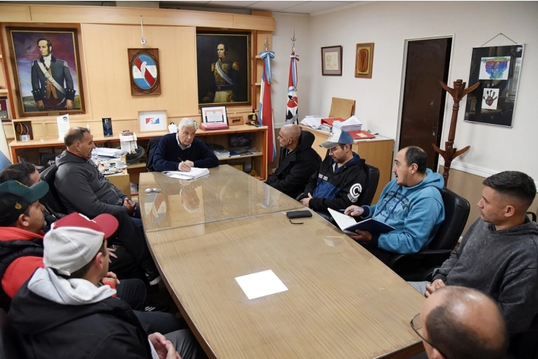 El Municipio entregará asistencia alimentaria a 900 trabajadores afectados por la crisis de Granja Tres Arroyos - imagen de origen