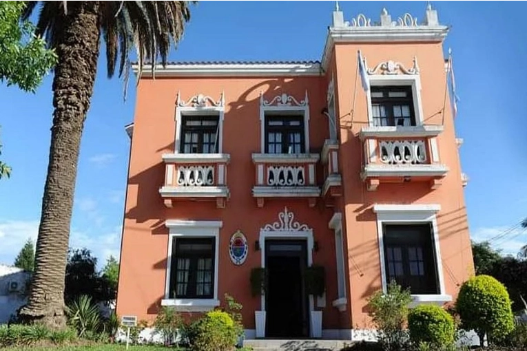 Un municipio entrerriano adelantó el aguinaldo y otorgó un bono exceptuando al "personal político" - imagen de origen