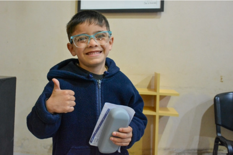 Más de mil anteojos fueron entregados a niños y adolescentes concordienses - imagen de origen