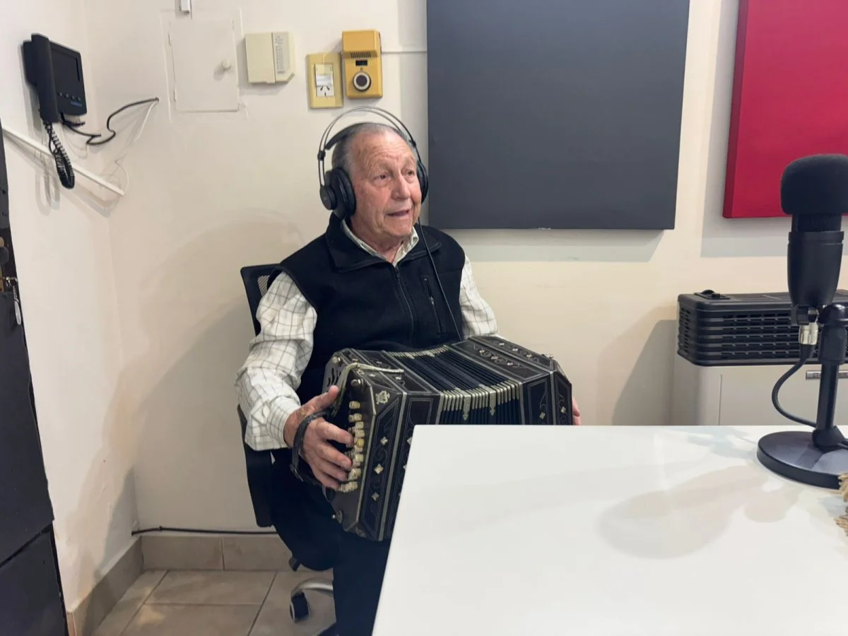 Carlos Missorini repasó su historia con el bandoneón en el programa "Haceme la Segunda” - imagen de origen