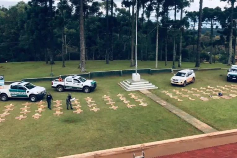 Secuestraron más de 900 kilos de marihuana que llevaban en una camioneta robada - imagen de origen