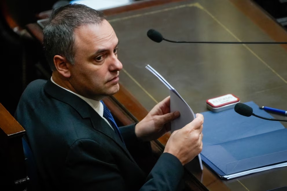 La Cámara de Diputados convocó a sesión especial para interpelar a Manuel Adorni - imagen de origen