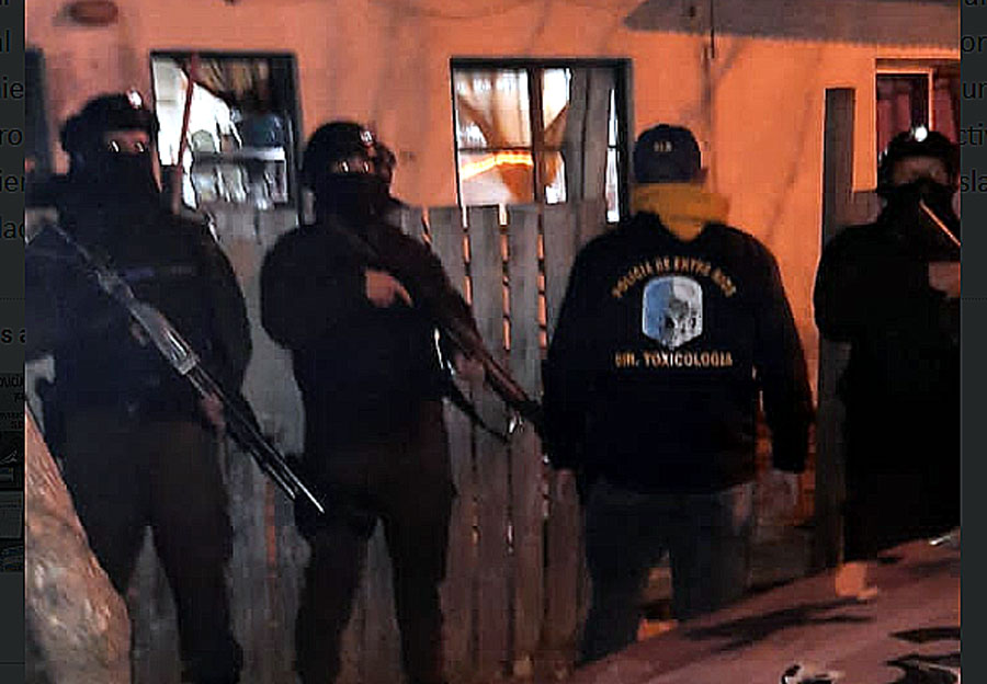 Desarticulan un presunto búnker de drogas en el barrio San Francisco de Colón: había 16 personas al momento del allanamiento - imagen de origen