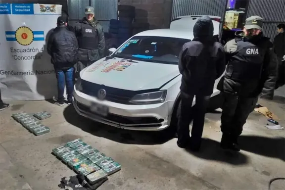 Secuestraron 24 kilos de cocaína ocultos en un auto y detuvieron a un entrerriano - imagen de origen