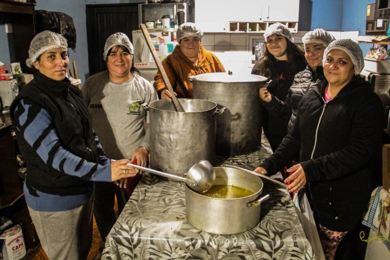 Feria y solidaridad: la reinvención del comedor Las Tres Hermanas para alimentar a 90 familias - imagen de origen