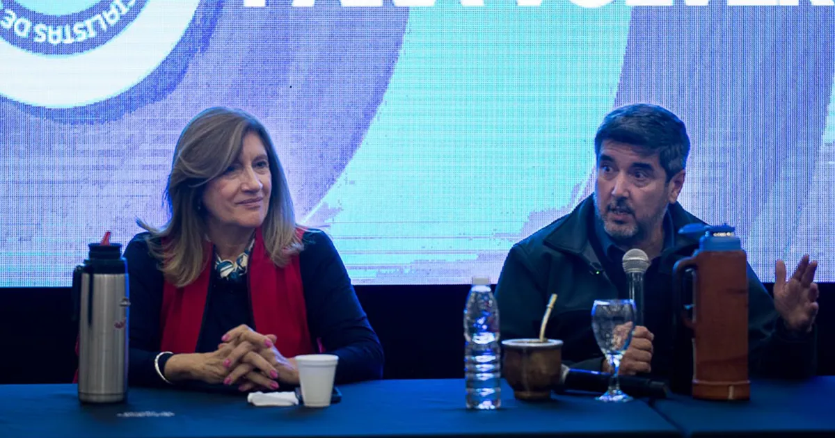 Rosario Romero y Adrián Fuertes viajan a China para encontrarle una vuelta a la obra pública en la era Milei - imagen de origen