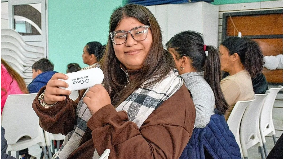 Más de 3.200 niños y adolescentes de Entre Ríos recibieron anteojos gratuitos mediante un programa visual - imagen de origen