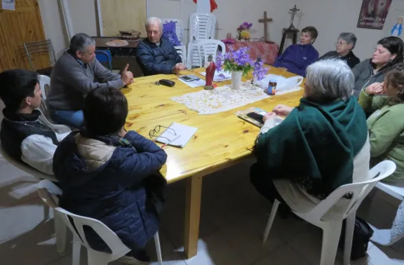 Con alegría y dedicación, la comunidad de San Francisco prepara la celebración de Corpus Christi en Gualeguaychú - imagen de origen