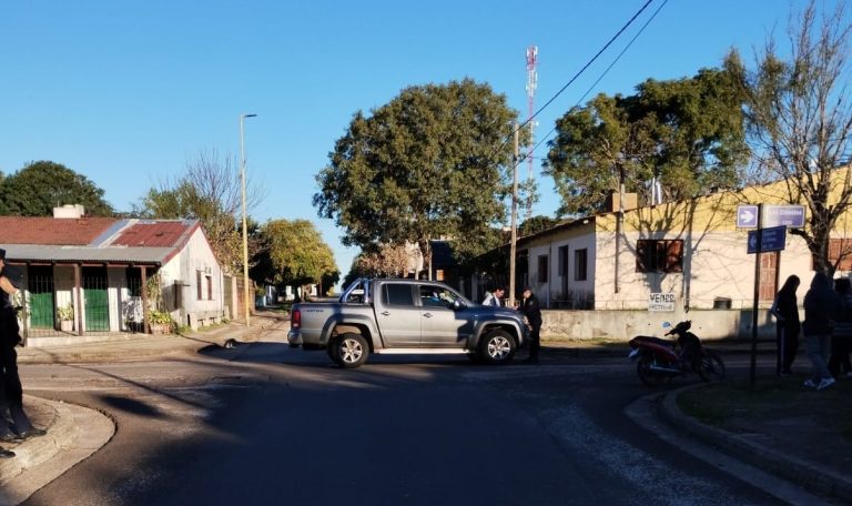 Federación: motociclista sufrió graves fracturas tras chocar con una camioneta - imagen de origen