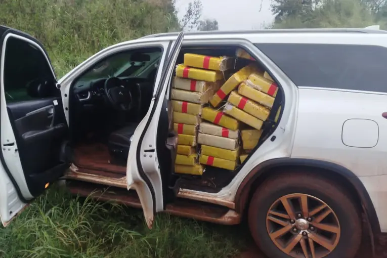 Secuestraron más de 900 kilos de marihuana que llevaban en una camioneta robada - imagen de origen