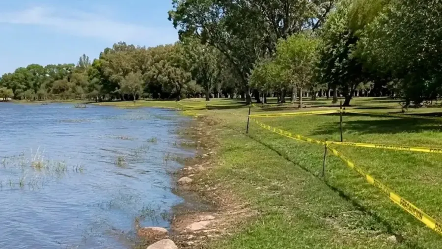Una mujer falleció mientras practicaba actividades recreativas en el Lago Salto Grande | Análisis - imagen de origen