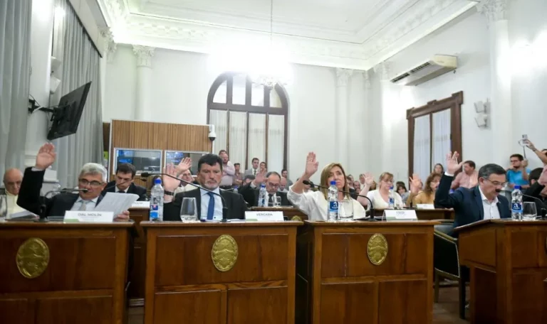 Este martes sigue el debate por la reforma previsional con presencia de intendentes - imagen de origen