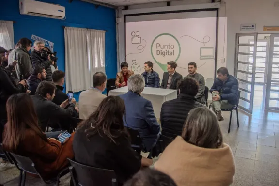 La provincia impulsa tecnología, formación e innovación en Nogoyá - imagen de origen