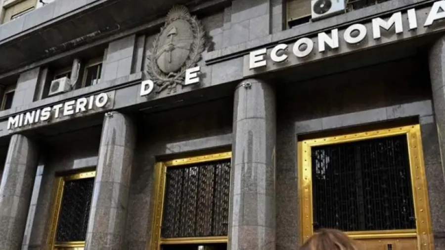 El gobierno anunció un superávit primario de $632.844 millones en abril | Análisis - imagen de origen