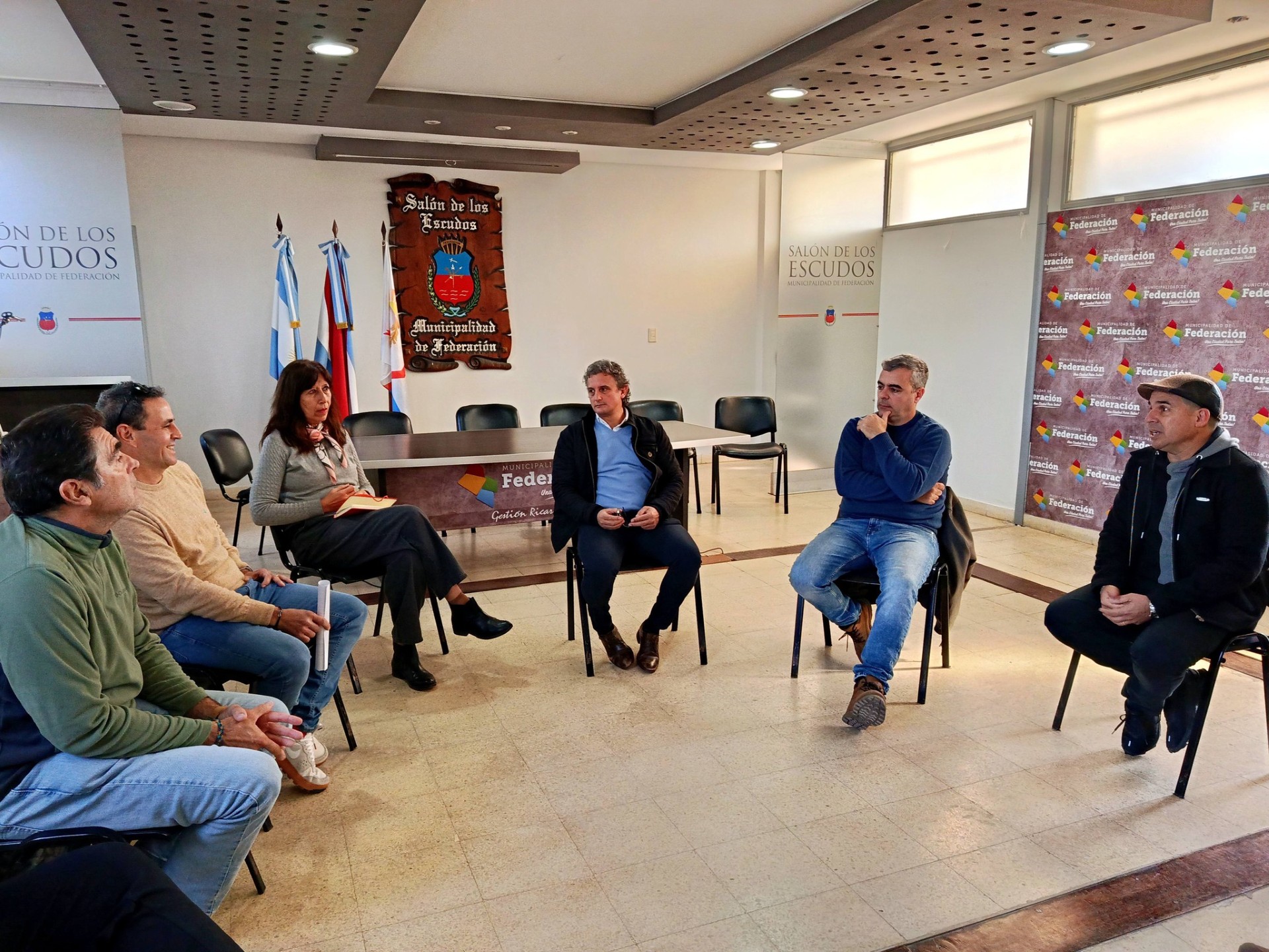 Frente a la crisis, Federación une fuerzas: clave reunión entre el municipio y el sector turístico privado - 7PAGINAS - imagen de origen
