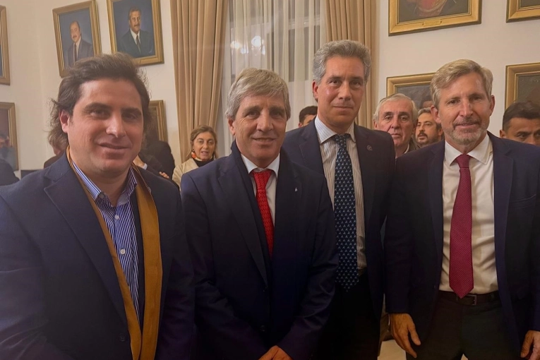 Caputo y Frigerio mantuvieron un encuentro con representantes del sector productivo de Entre Ríos - imagen de origen