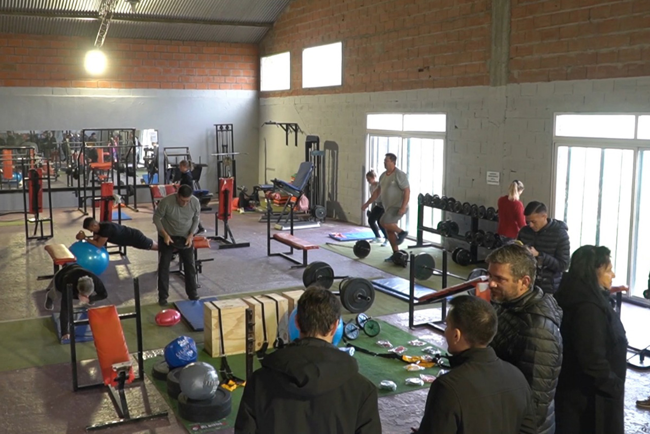 Fortalecen centro deportivo municipal - imagen de origen