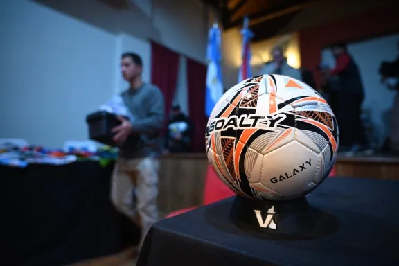 Más de 80 equipos de fútbol accedieron a elementos deportivos y de primeros auxilios - imagen de origen