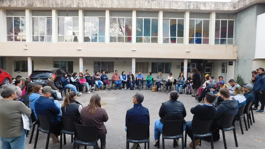 Trabajadores del Hospital Escuela de Salud Mental reclaman por la continuidad de la Casa de Medio Camino | Análisis - imagen de origen