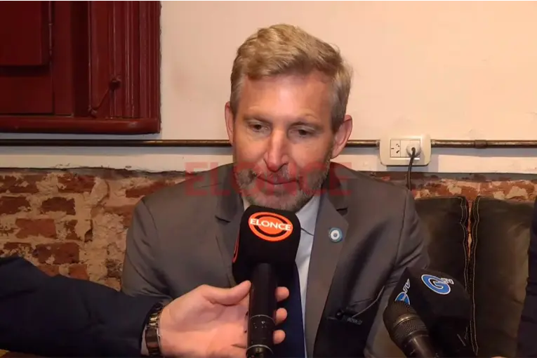 “Necesitamos un baño de argentinidad”, reafirmó Frigerio tras el acto patrio del 25 de Mayo - imagen de origen