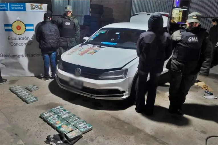 Secuestraron 24 kilos de cocaína ocultos en un auto en Ruta 14 y detuvieron a tres personas, incluyendo a un entrerriano - imagen de origen