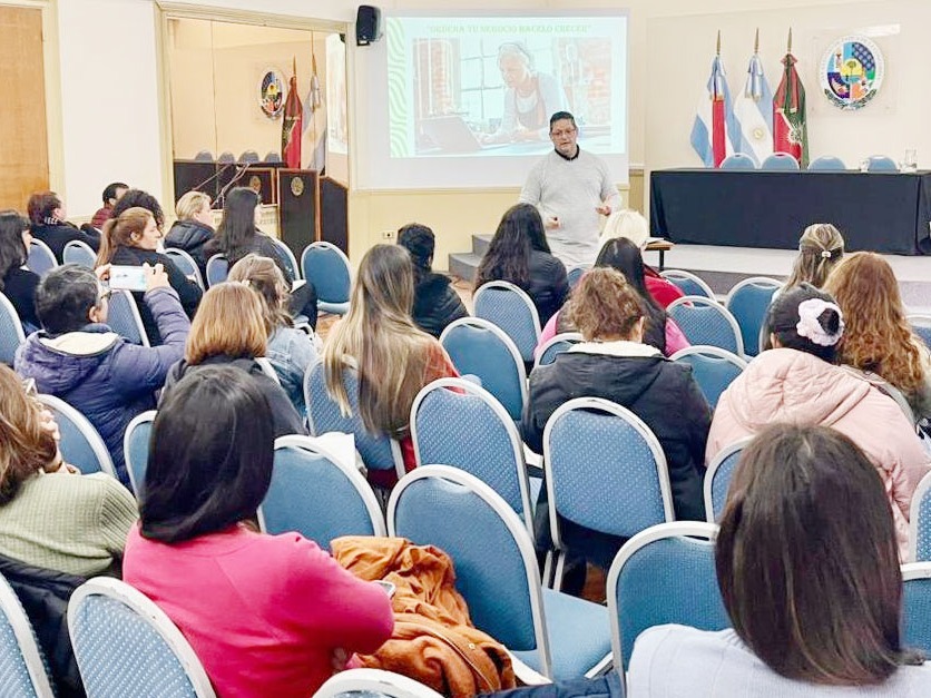 Más emprendedores participaron del segundo taller del Programa Capacitar 2026 - imagen de origen