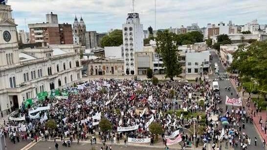 Frigerio mandó la reforma y abrió la pelea más dura de su gestión - Informe Digital - imagen de origen