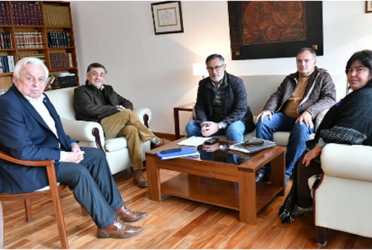 Carlomagno recibió a integrantes del bloque de senadores del Frente Más para Entre Ríos - imagen de origen
