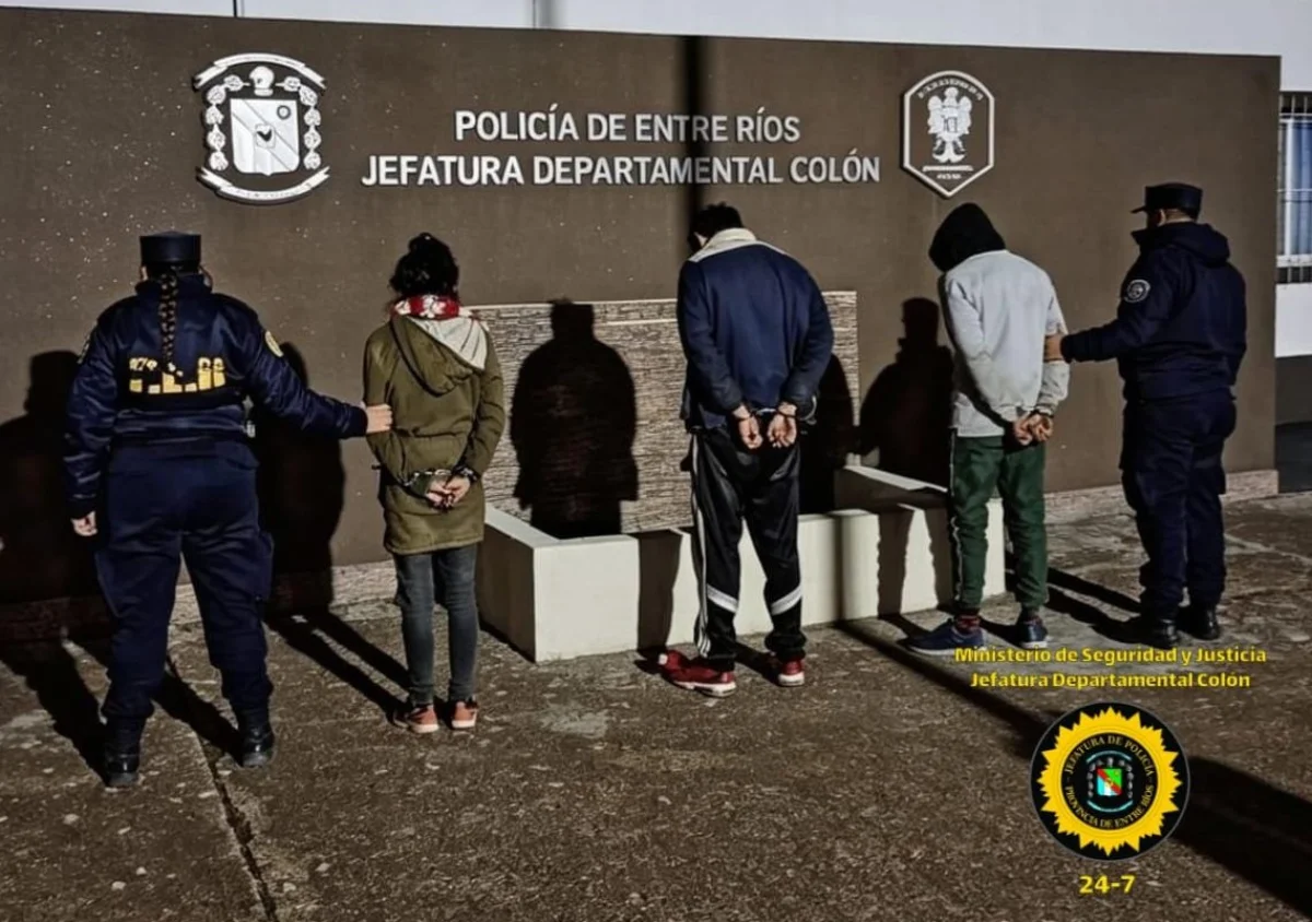 Tres detenidos por un hurto en flagrancia tras un operativo policial en Colón - imagen de origen