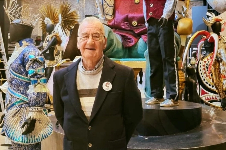 A los 91 años falleció “Juancho” Martínez, histórica personalidad del Carnaval de Gualeguaychú - imagen de origen