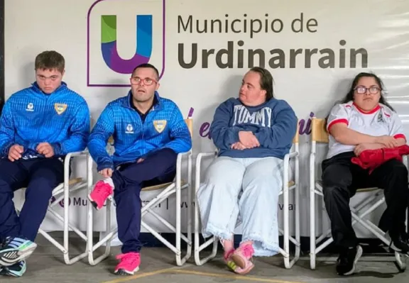 Reconocen a deportistas que participarán en el Down Syndrome World Championships - imagen de origen