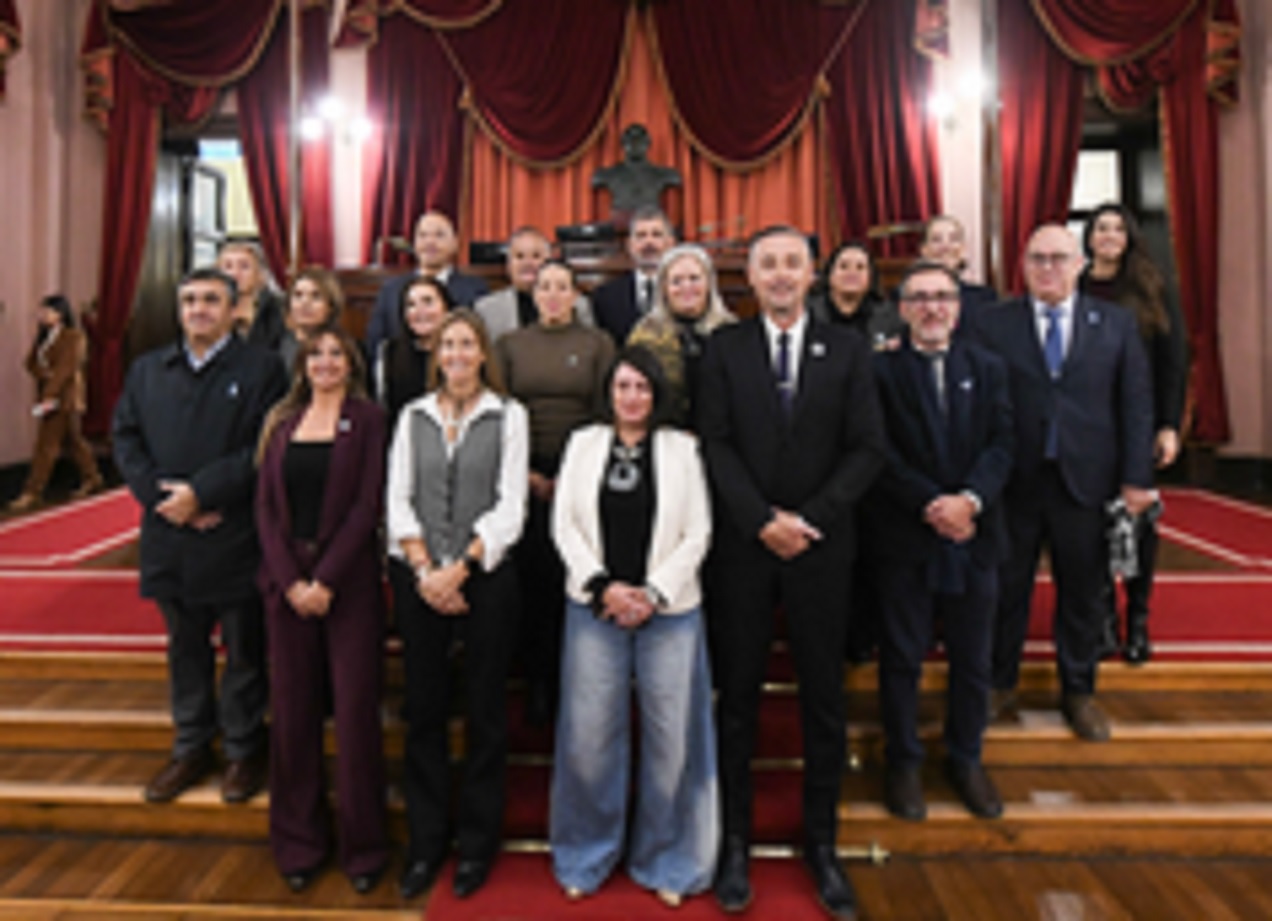Hein encabezó un encuentro con representantes de la Federación Universitaria del Río de La Plata - imagen de origen