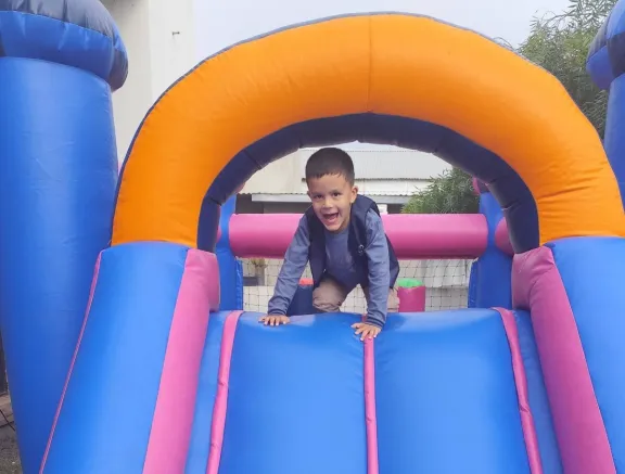 "Feliz cumple, futuro policía": la emotiva sorpresa a un nene de 4 años de Villa Paranacito - imagen de origen