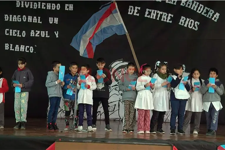 La Escuela Pérez Colman celebró el Día de la Bandera de Entre Ríos con alumnos y familias - imagen de origen