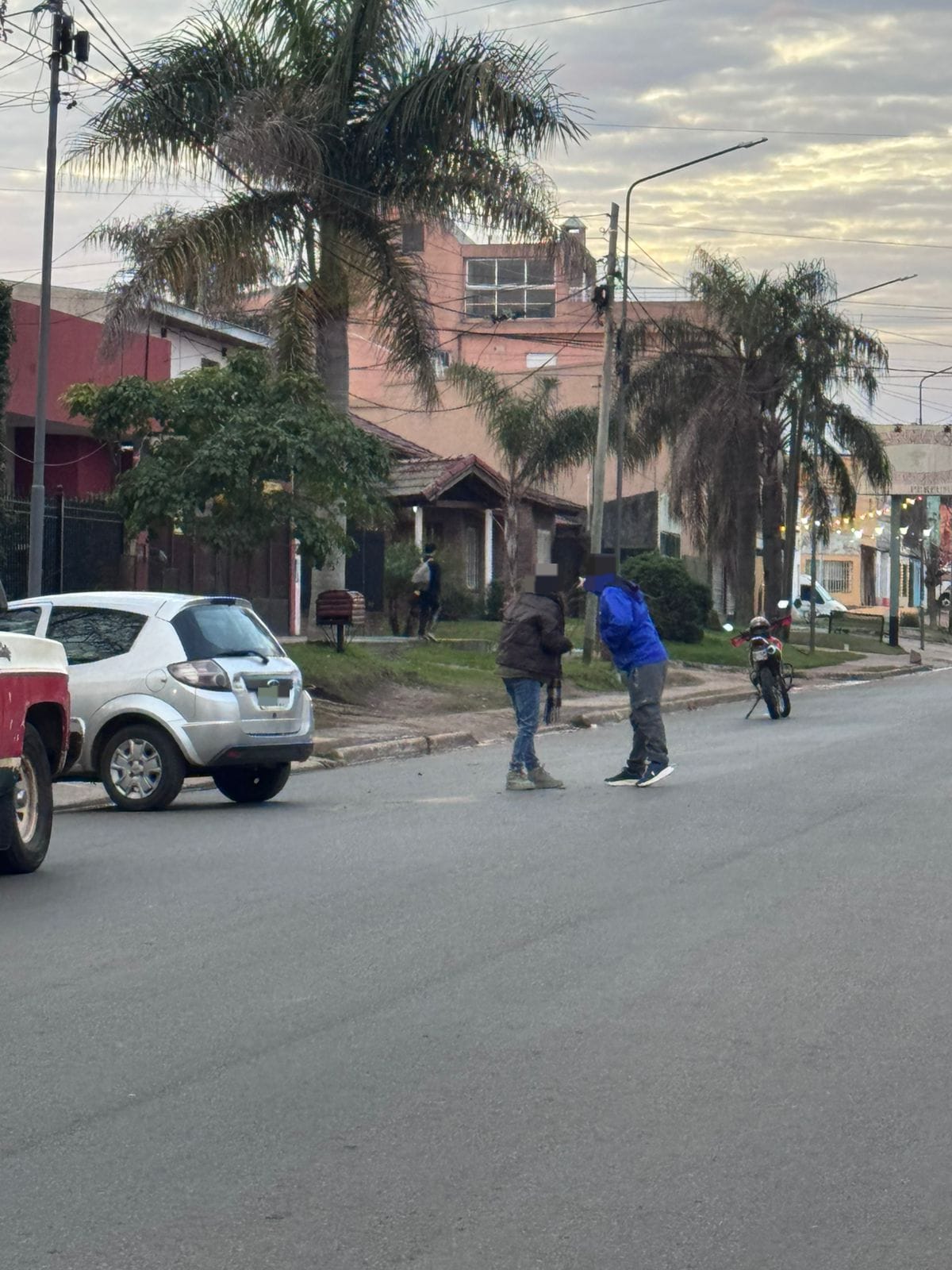 Grave accidente en una avenida de Concordia: una mujer fue trasladada al Masvernat con traumatismo de cráneo - 7PAGINAS - imagen de origen