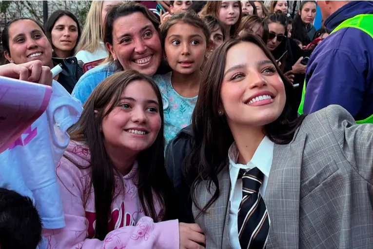 Emilia Mernes fue declarada Ciudadana Ilustre en Nogoyá y emocionó con su mensaje ante cientos de seguidores - imagen de origen