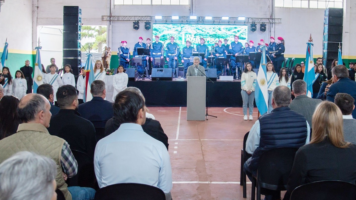 Frigerio participó de los festejos por el aniversario de General Campos e inauguró un nuevo jardín maternal - imagen de origen